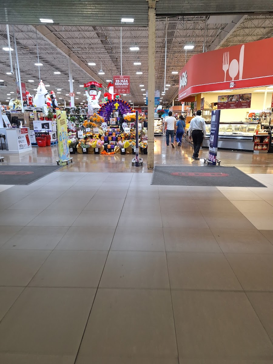 Mall Plaza Lincoln